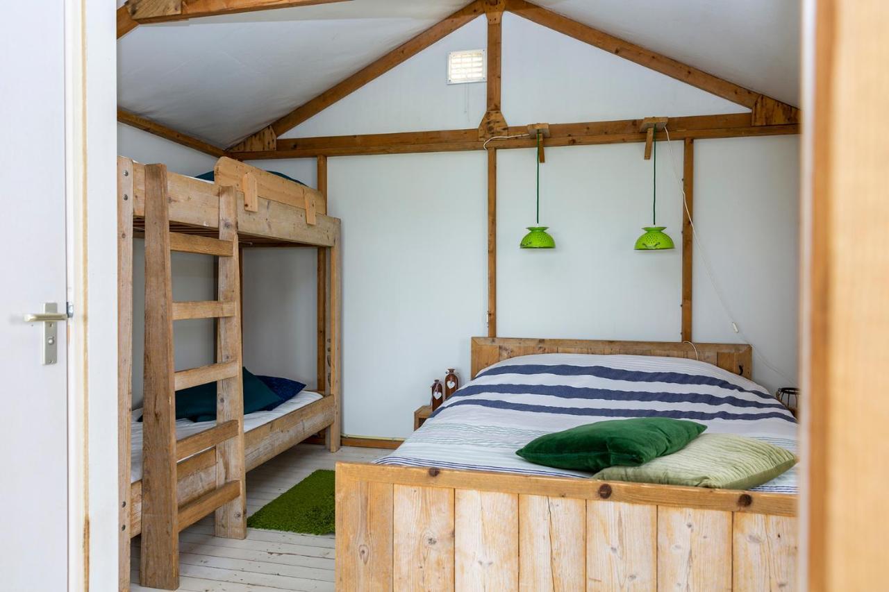Boerderij Camping Nixhoeve Genderen Ngoại thất bức ảnh