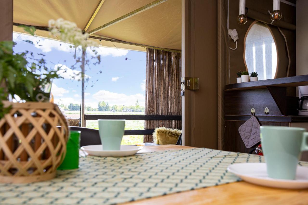 Boerderij Camping Nixhoeve Genderen Ngoại thất bức ảnh