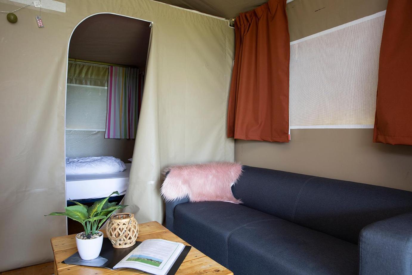 Boerderij Camping Nixhoeve Genderen Ngoại thất bức ảnh