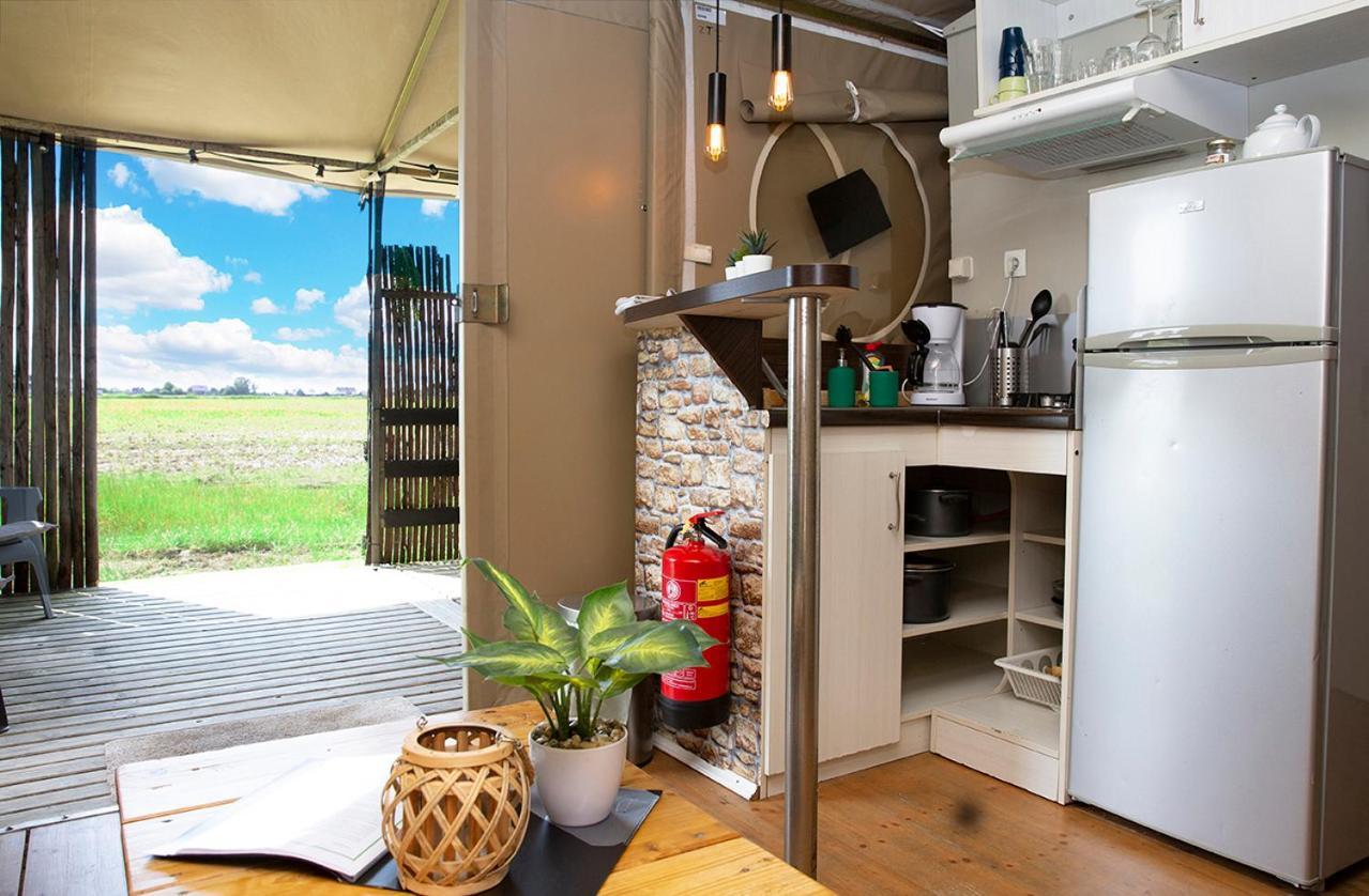 Boerderij Camping Nixhoeve Genderen Ngoại thất bức ảnh