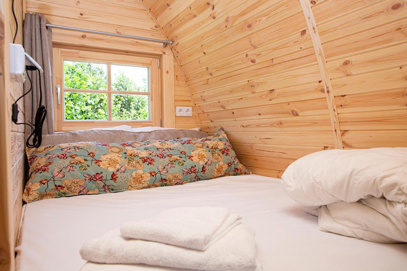 Boerderij Camping Nixhoeve Genderen Ngoại thất bức ảnh