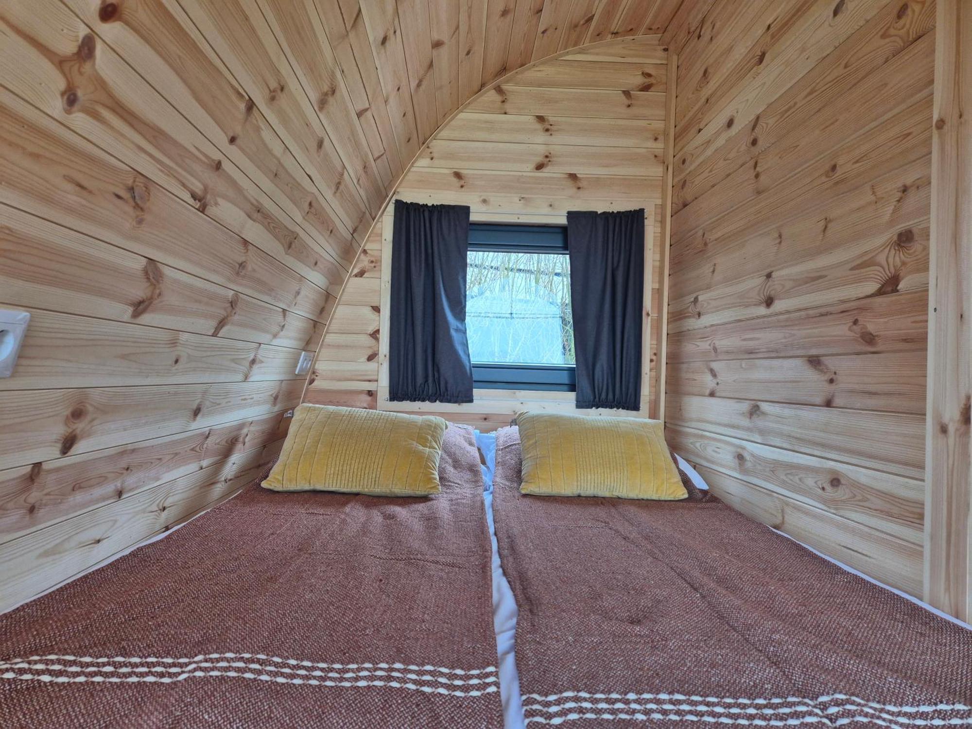 Boerderij Camping Nixhoeve Genderen Ngoại thất bức ảnh
