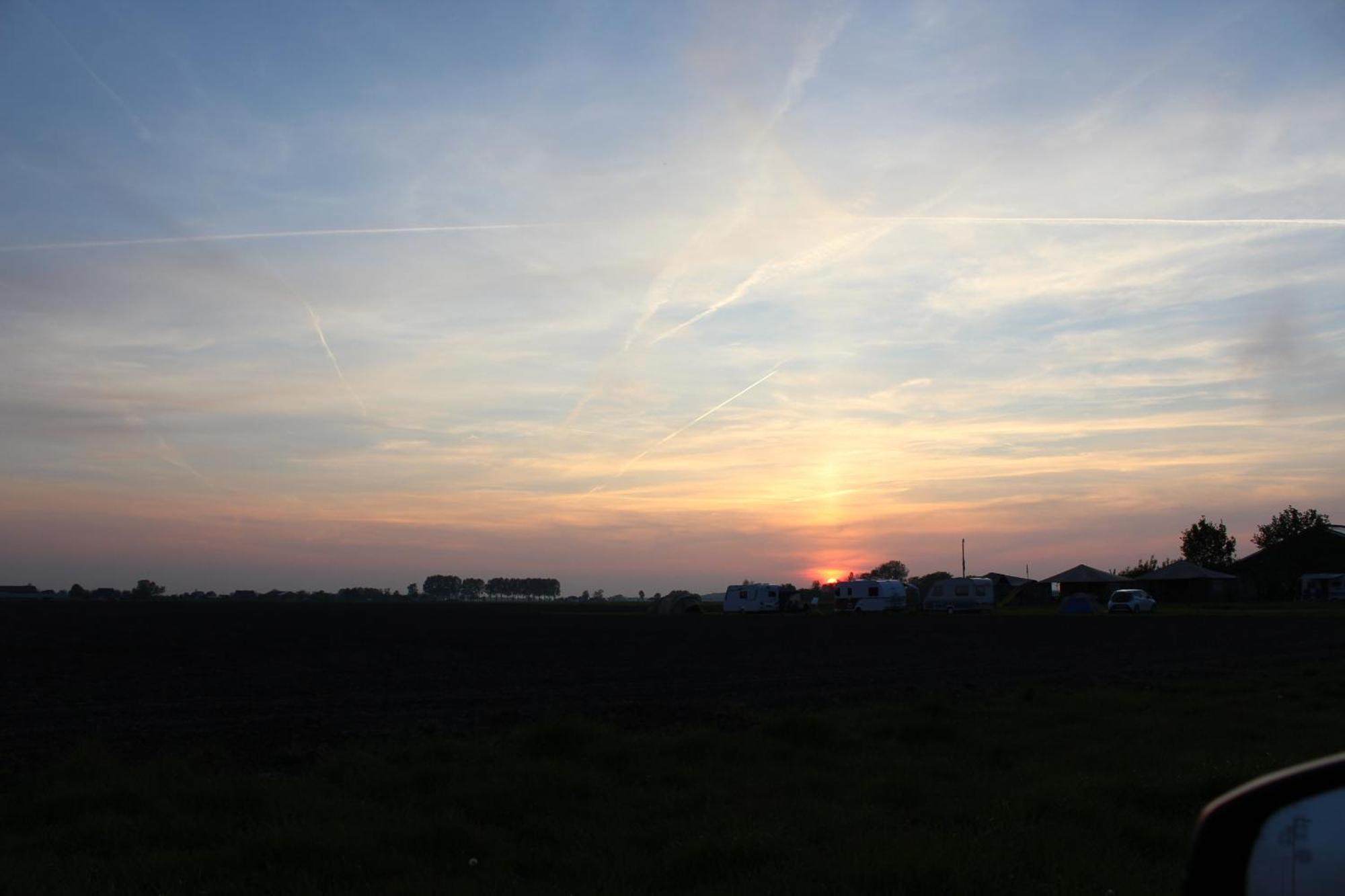Boerderij Camping Nixhoeve Genderen Ngoại thất bức ảnh